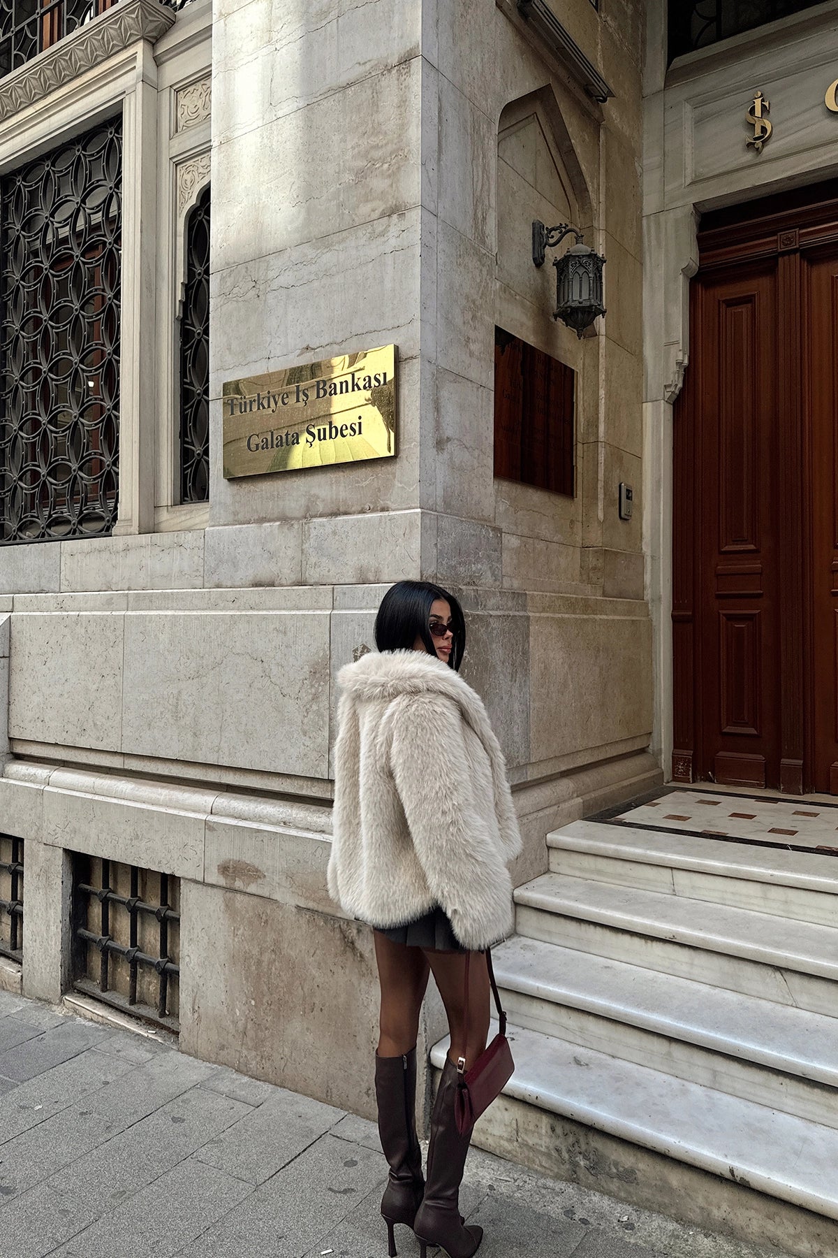 Veste en Fausse Fourrure Importée – Élégance et Chaleur