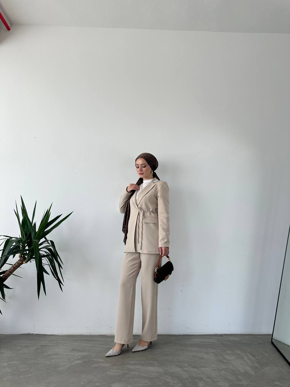 look élégant femme beige