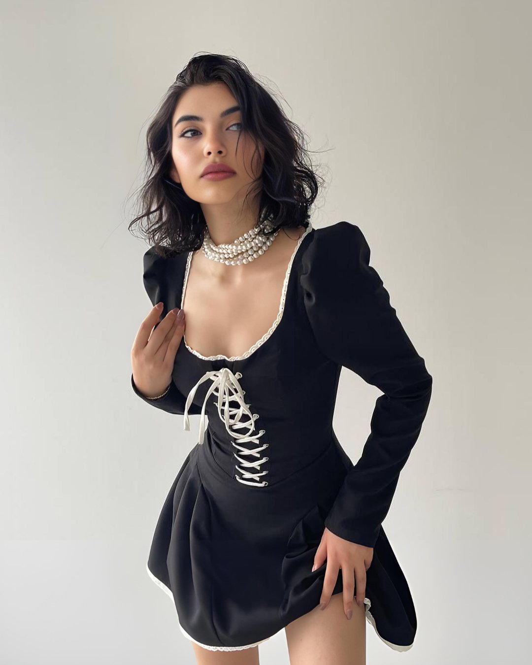 robe trapeze noir lacet blanc