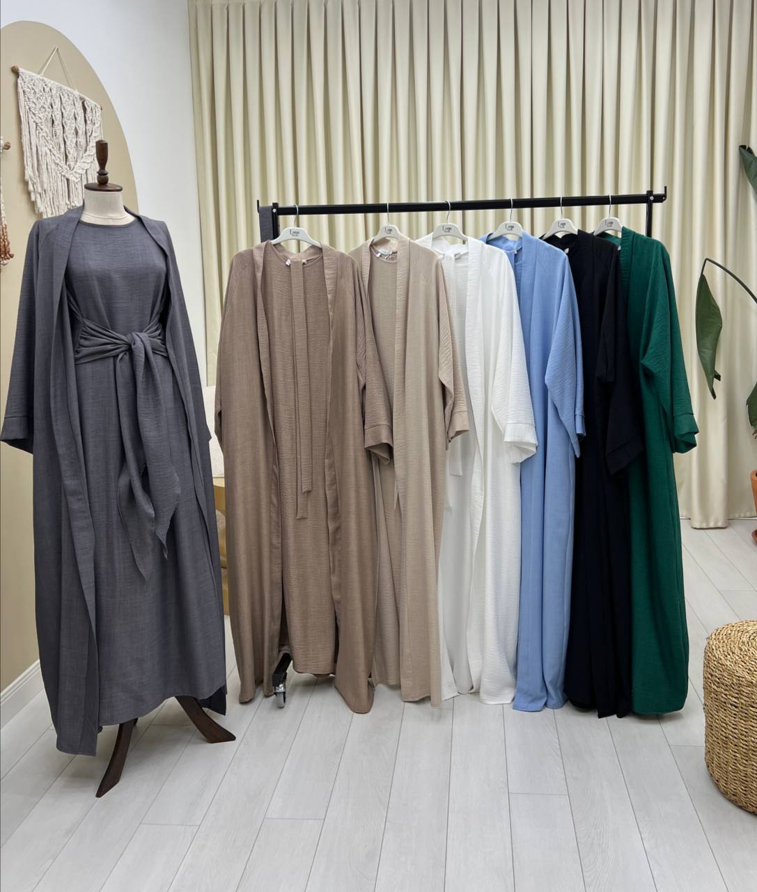 Ensemble Kimono Abaya  avec Robe Sans Manches et Ceinture Intégrée