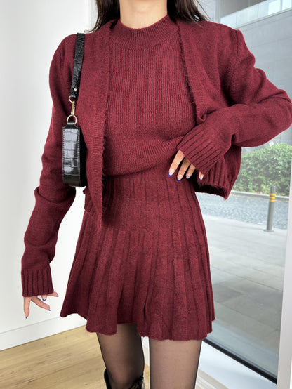 Ensemble 3 pièces bordeaux en tricot - Élégance et confort pour l'hiver