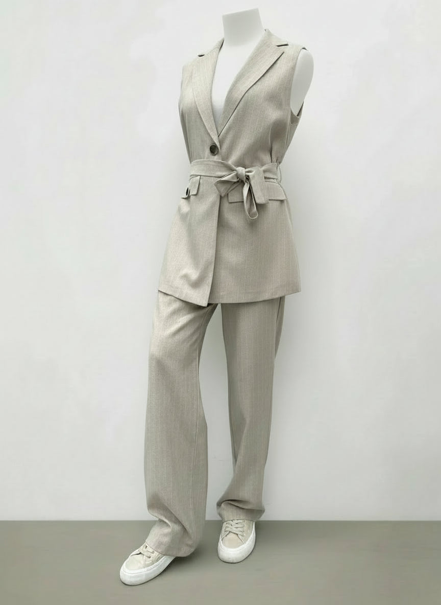 Ensemble 2 Pièces Beige Rayé – Gilet Ceinturé & Pantalon Fluide Élégant