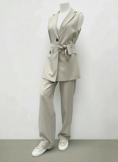 Ensemble 2 Pièces Beige Rayé – Gilet Ceinturé & Pantalon Fluide Élégant