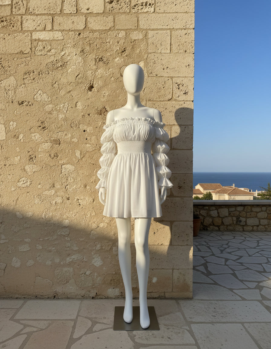 robe blanche fluide epaules nues mannequin ete